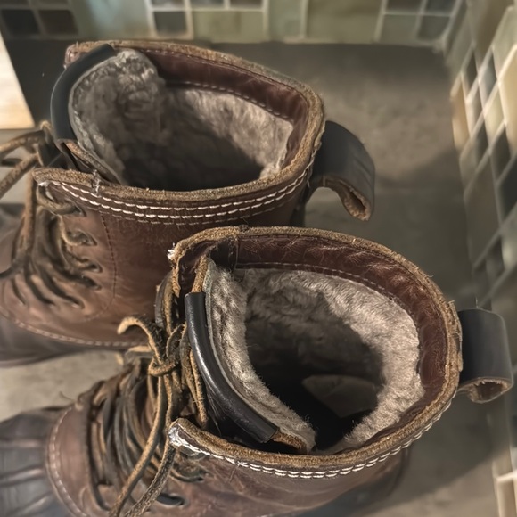 Frye Veronica Duck Boots - Picture 2 of 5